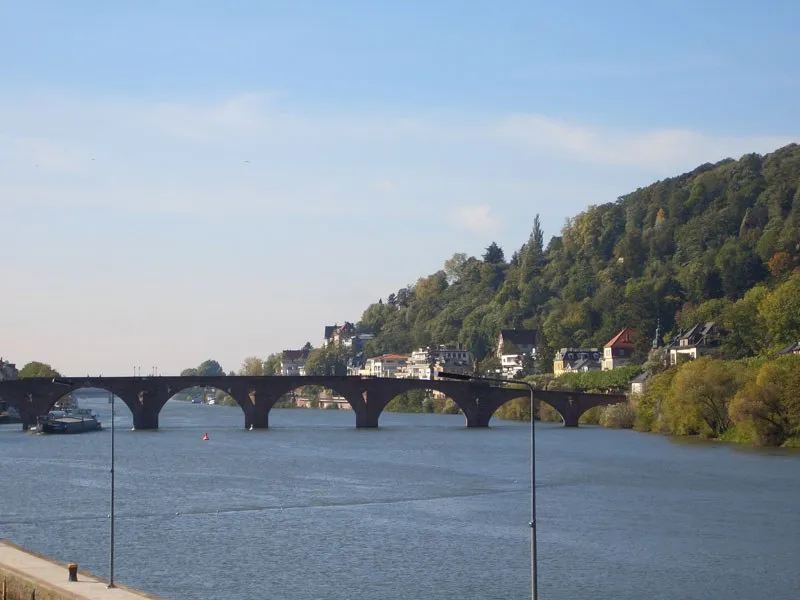 Steinerne Brücke über den Neckar in Heidelberg